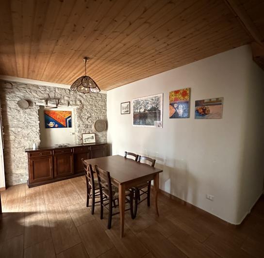 Image No.6-6 Bed House for sale