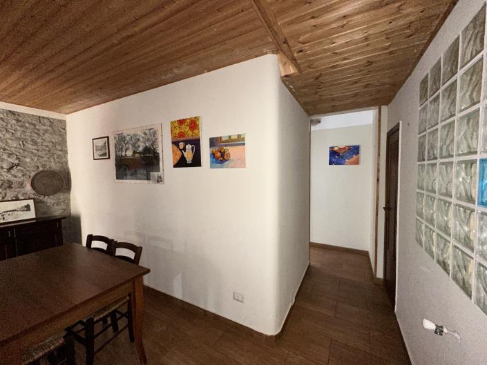 Image No.16-6 Bed House for sale