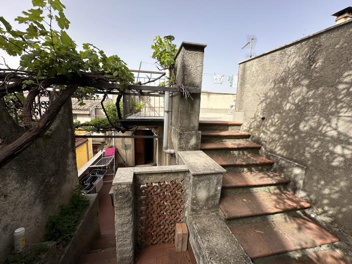 Image No.35-6 Bed House for sale