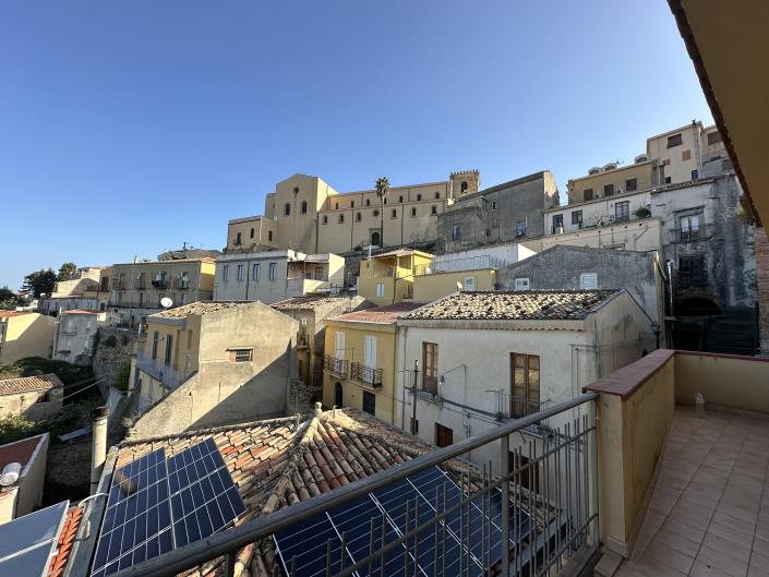 Image No.5-5 Bed Semi-Detached for sale