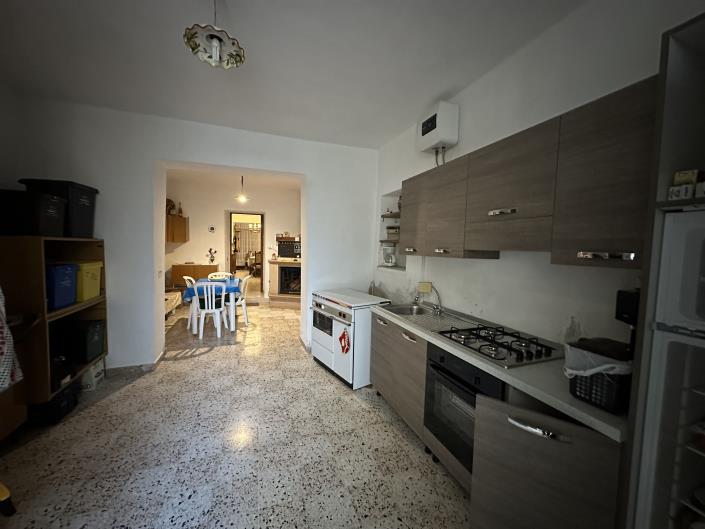 Image No.39-5 Bed Semi-Detached for sale