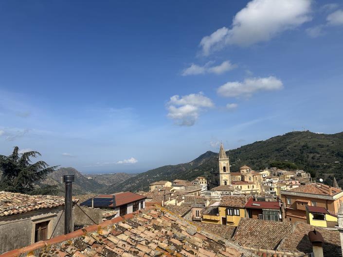 Image No.3-5 Bed Townhouse for sale