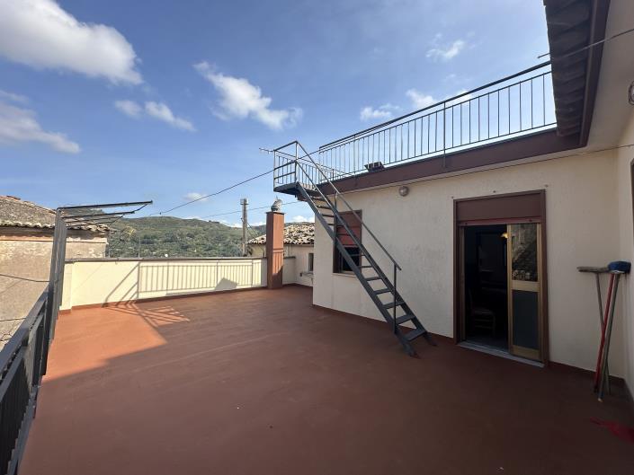 Image No.7-5 Bed Townhouse for sale