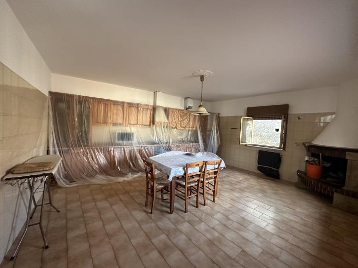 Image No.14-5 Bed Townhouse for sale