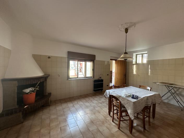 Image No.15-5 Bed Townhouse for sale