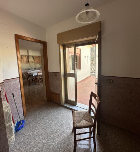 Image No.17-5 Bed Townhouse for sale