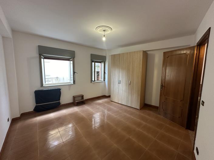 Image No.26-5 Bed Townhouse for sale