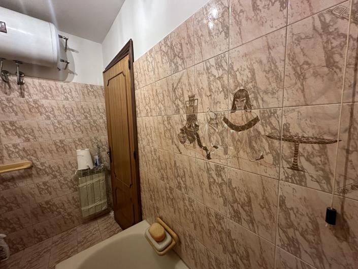 Image No.28-5 Bed Townhouse for sale