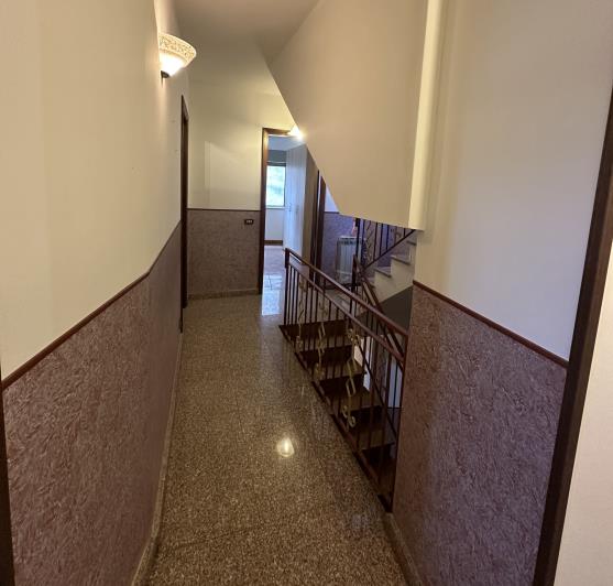 Image No.31-5 Bed Townhouse for sale