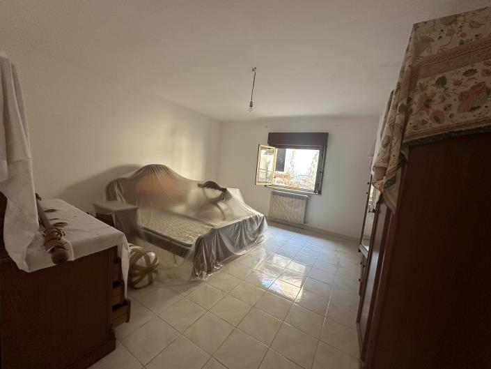 Image No.34-5 Bed Townhouse for sale