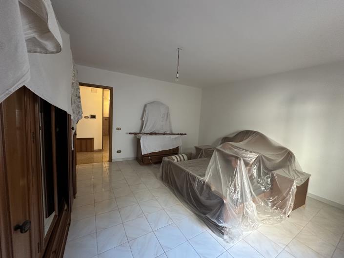 Image No.35-5 Bed Townhouse for sale