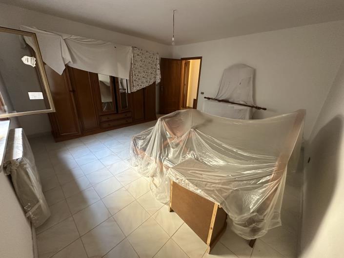 Image No.36-5 Bed Townhouse for sale