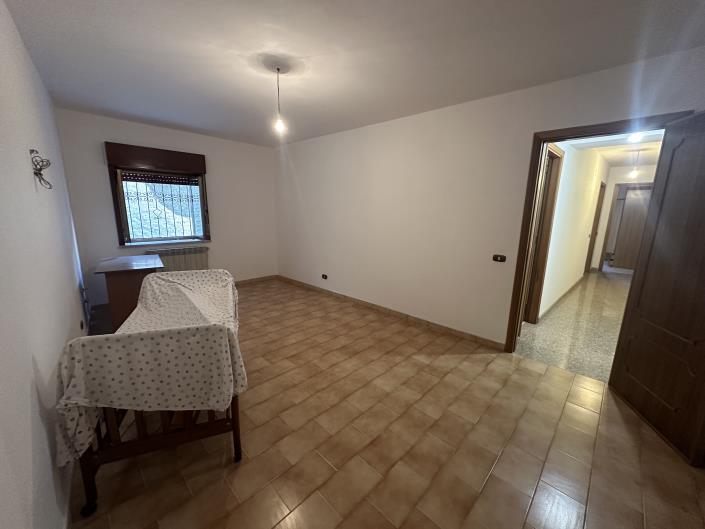 Image No.38-5 Bed Townhouse for sale