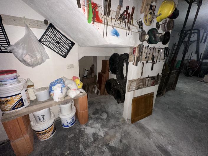 Image No.42-5 Bed Townhouse for sale