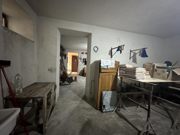 Image No.45-5 Bed Townhouse for sale