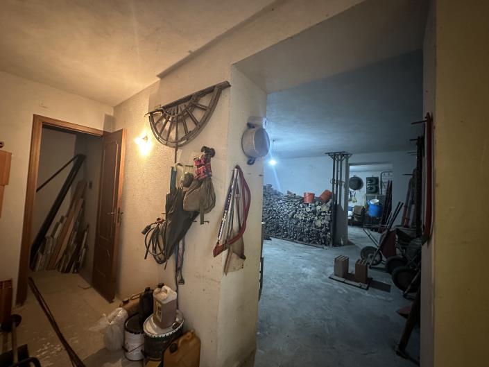 Image No.46-5 Bed Townhouse for sale