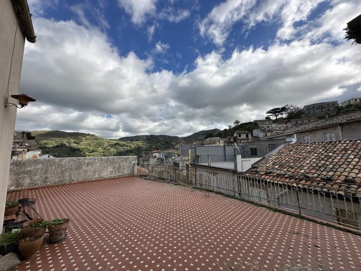 Image No.15-3 Bed Semi-Detached for sale