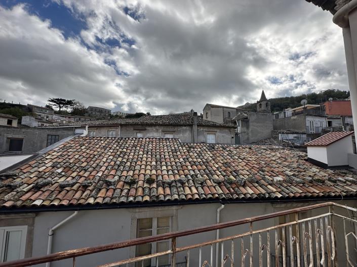 Image No.16-3 Bed Semi-Detached for sale