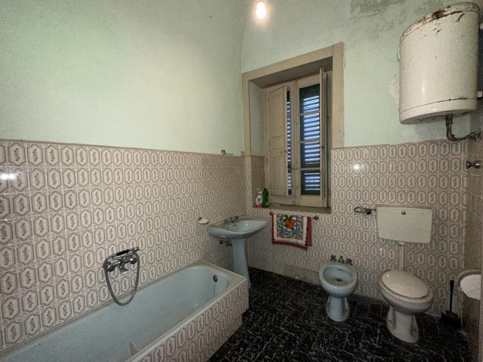 Image No.11-3 Bed Semi-Detached for sale