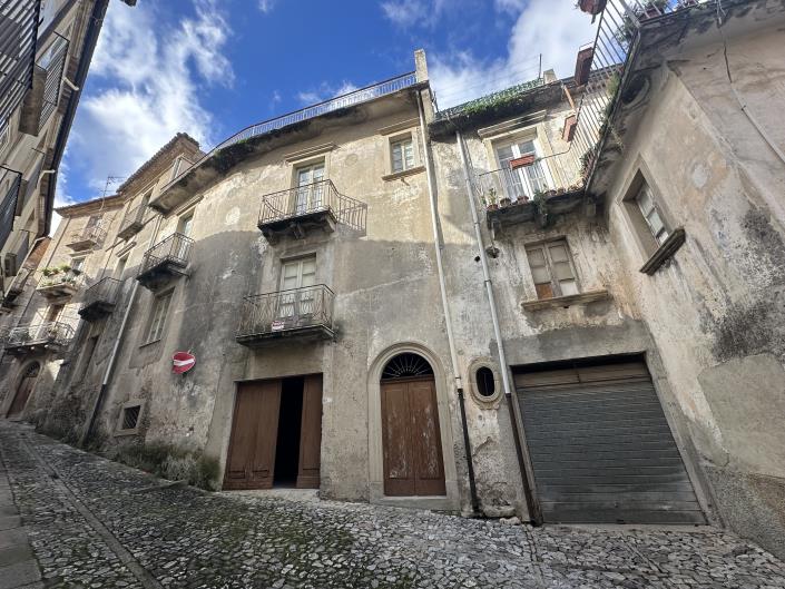 Image No.21-3 Bed Semi-Detached for sale