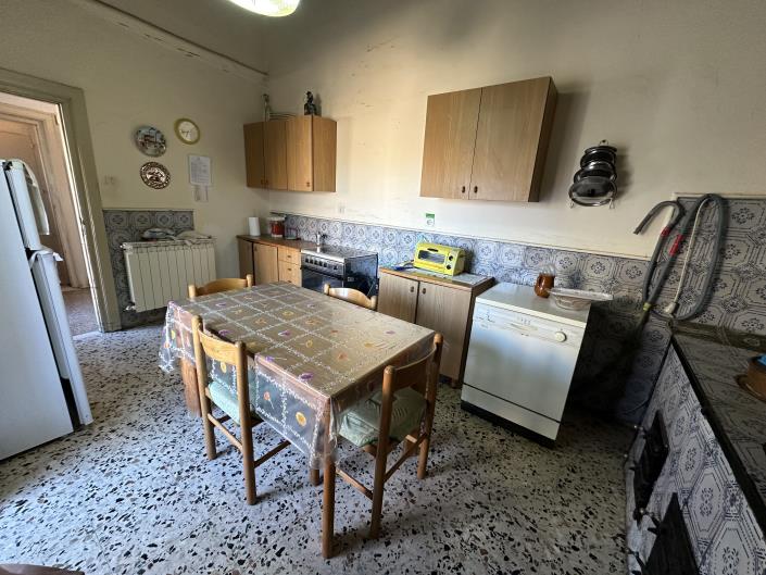 Image No.24-4 Bed Semi-Detached for sale