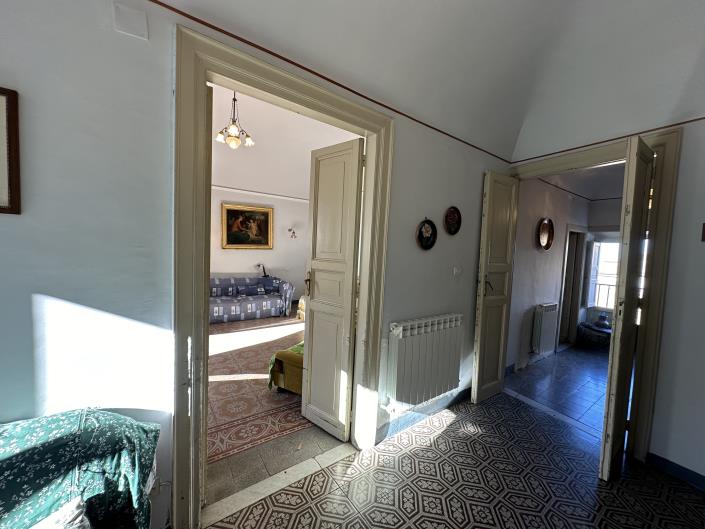 Image No.29-4 Bed Semi-Detached for sale