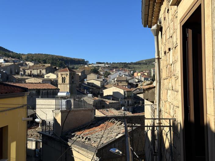 Image No.14-4 Bed Semi-Detached for sale