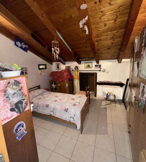 Image No.25-2 Bed Semi-Detached for sale