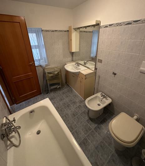 Image No.14-2 Bed Semi-Detached for sale