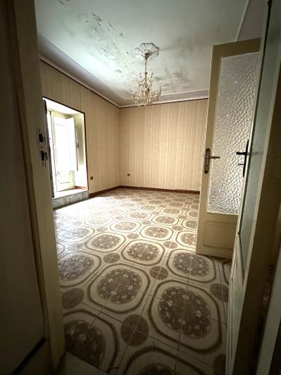 Image No.9-5 Bed Townhouse for sale