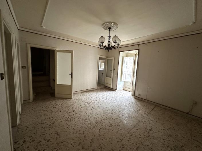 Image No.22-5 Bed Townhouse for sale