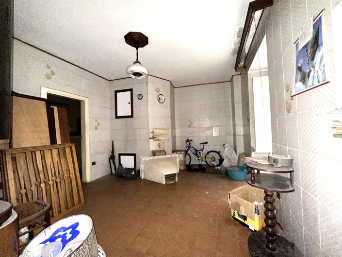 Image No.29-5 Bed Townhouse for sale