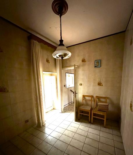 Image No.17-5 Bed Townhouse for sale