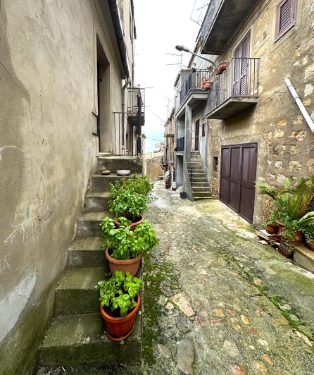 Image No.33-5 Bed Townhouse for sale