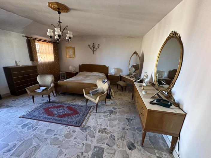 Image No.5-2 Bed Townhouse for sale