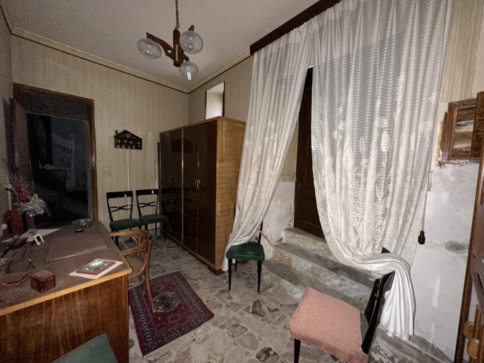 Image No.17-2 Bed Townhouse for sale