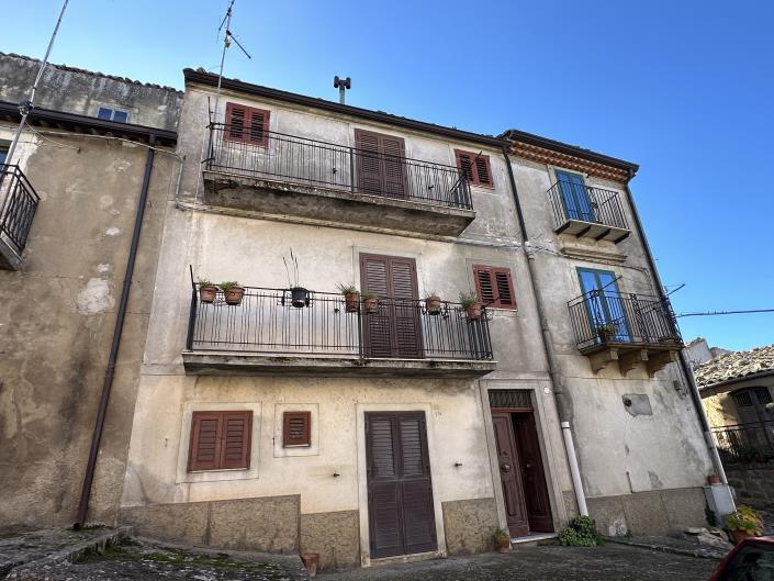 Image No.3-2 Bed Townhouse for sale