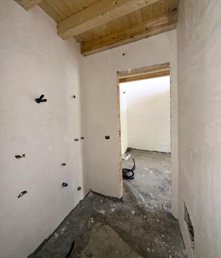 Image No.28-2 Bed Townhouse for sale