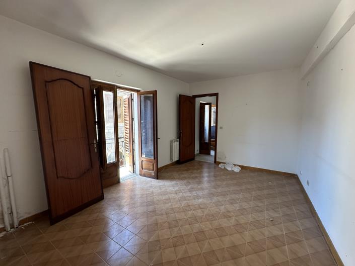 Image No.6-2 Bed Townhouse for sale