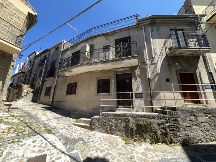 Image No.3-2 Bed Townhouse for sale