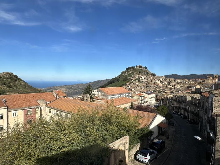 Image No.20-3 Bed Townhouse for sale