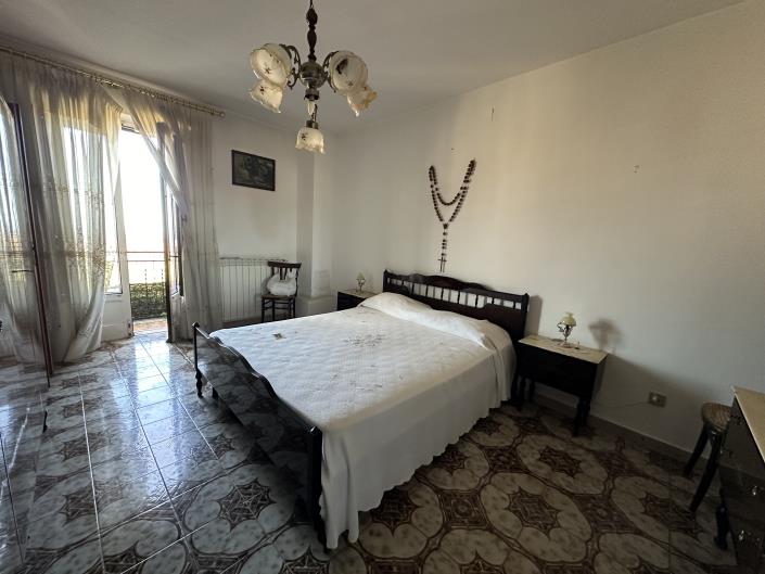 Image No.5-3 Bed Townhouse for sale