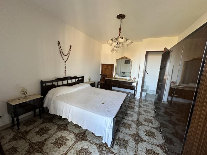 Image No.10-3 Bed Townhouse for sale