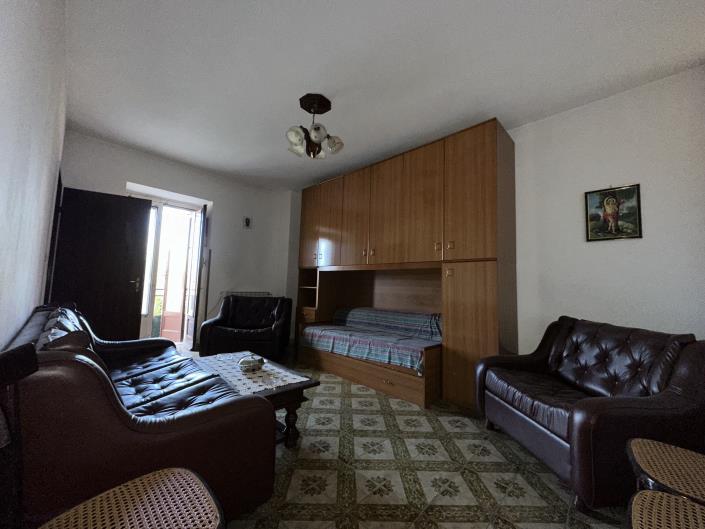 Image No.12-3 Bed Townhouse for sale