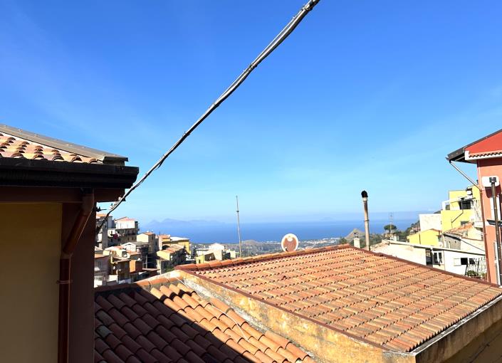 Image No.2-Townhouse for sale