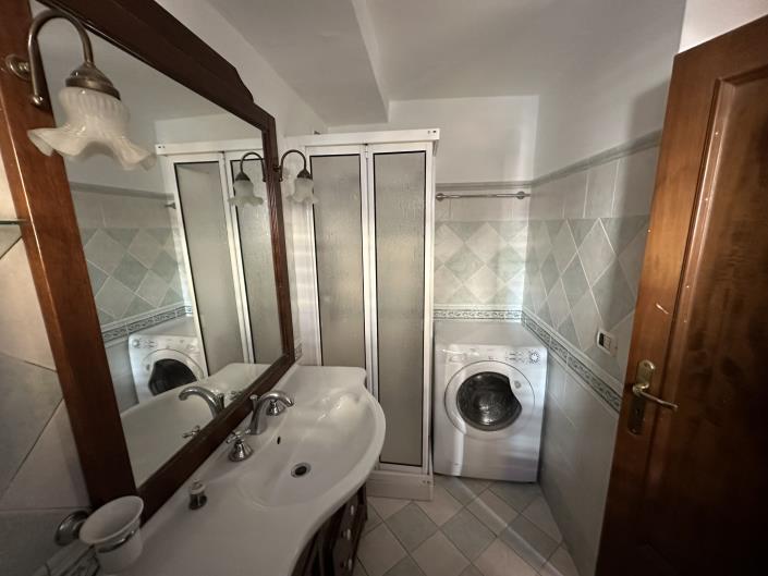 Image No.8-2 Bed Semi-Detached for sale