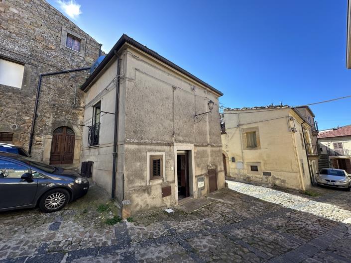 Image No.14-2 Bed Semi-Detached for sale