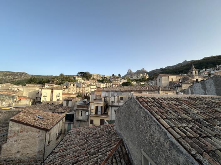 Image No.5-4 Bed Townhouse for sale