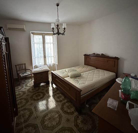 Image No.19-4 Bed Townhouse for sale