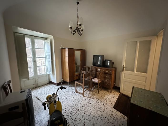 Image No.24-4 Bed Townhouse for sale